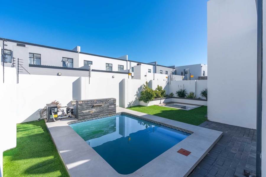 4 Bedroom Property for Sale in Sandown Western Cape